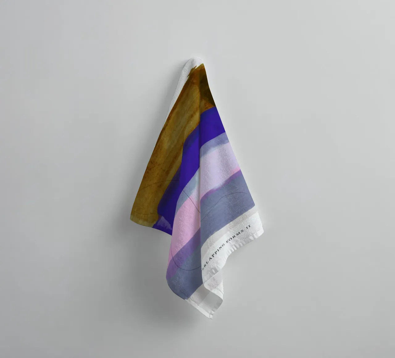 Overlapping Forms II Handtuch von Pure