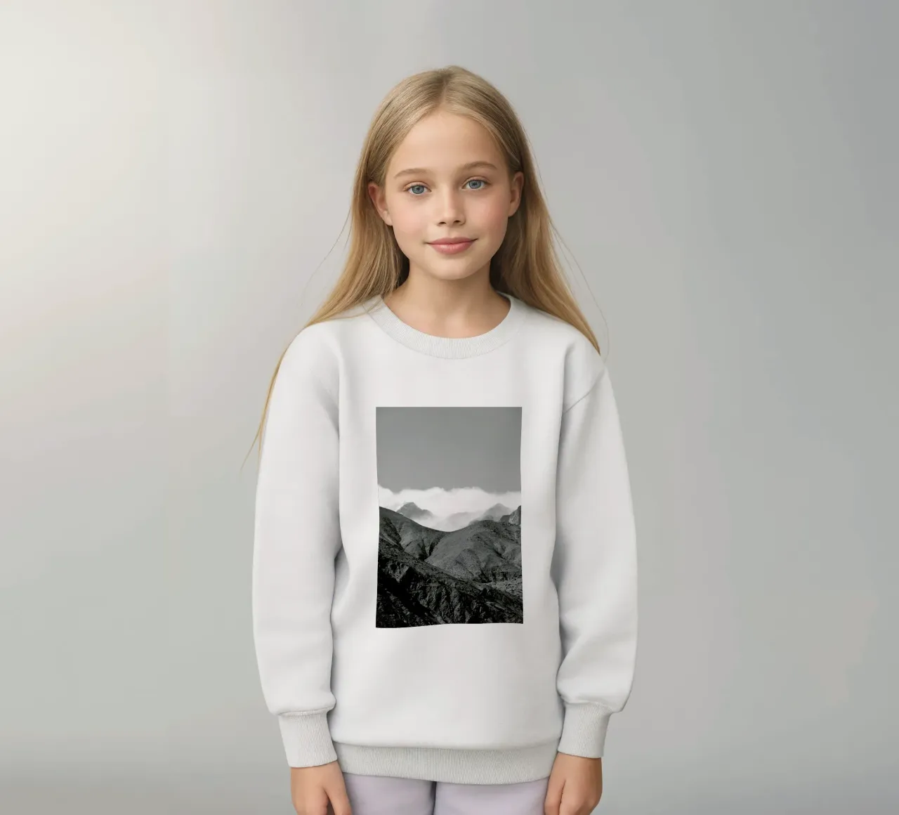Clouds In The Mountains felpa bambino da Studio Nahili