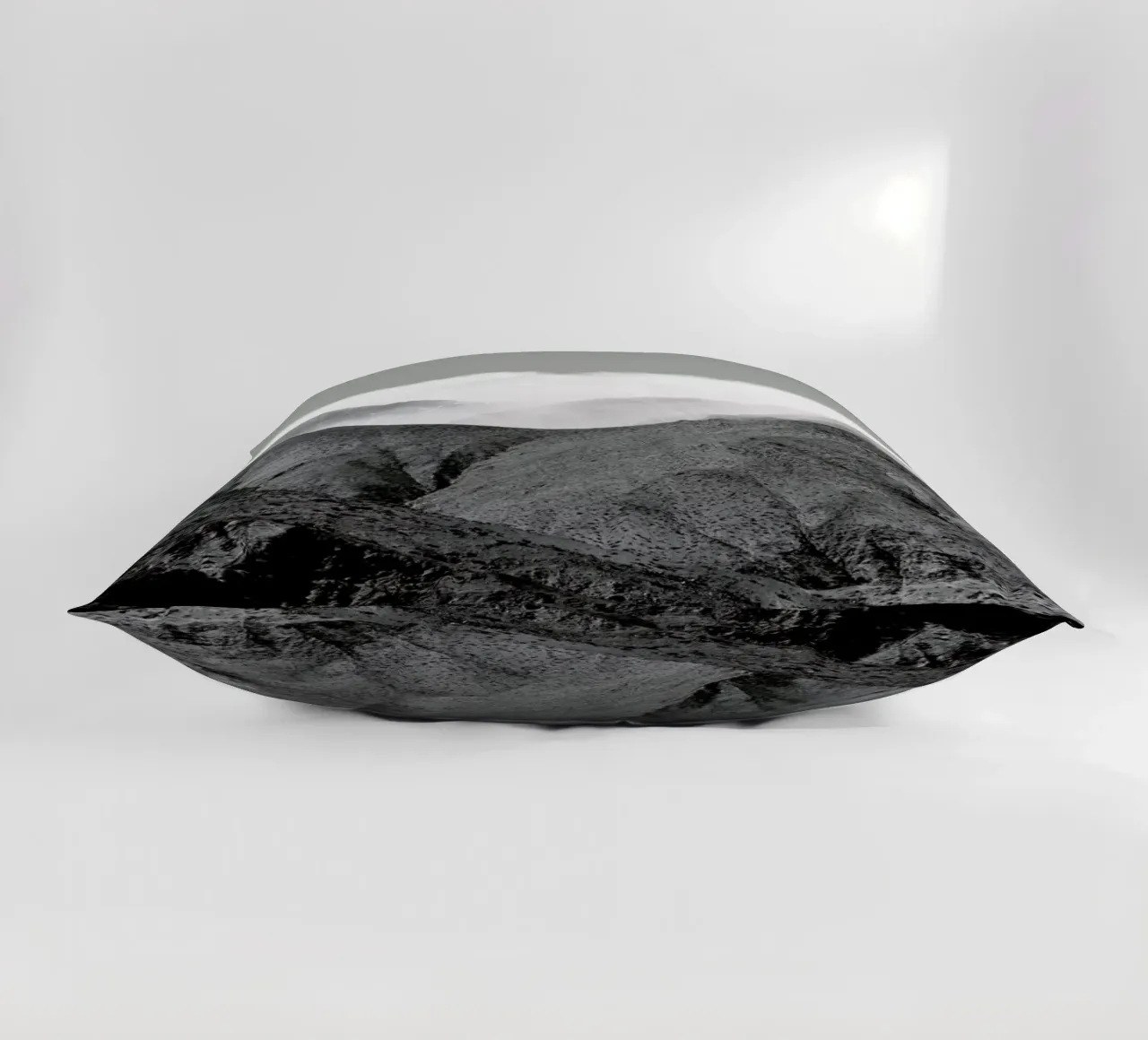 Clouds In The Mountains cuscino da Studio Nahili