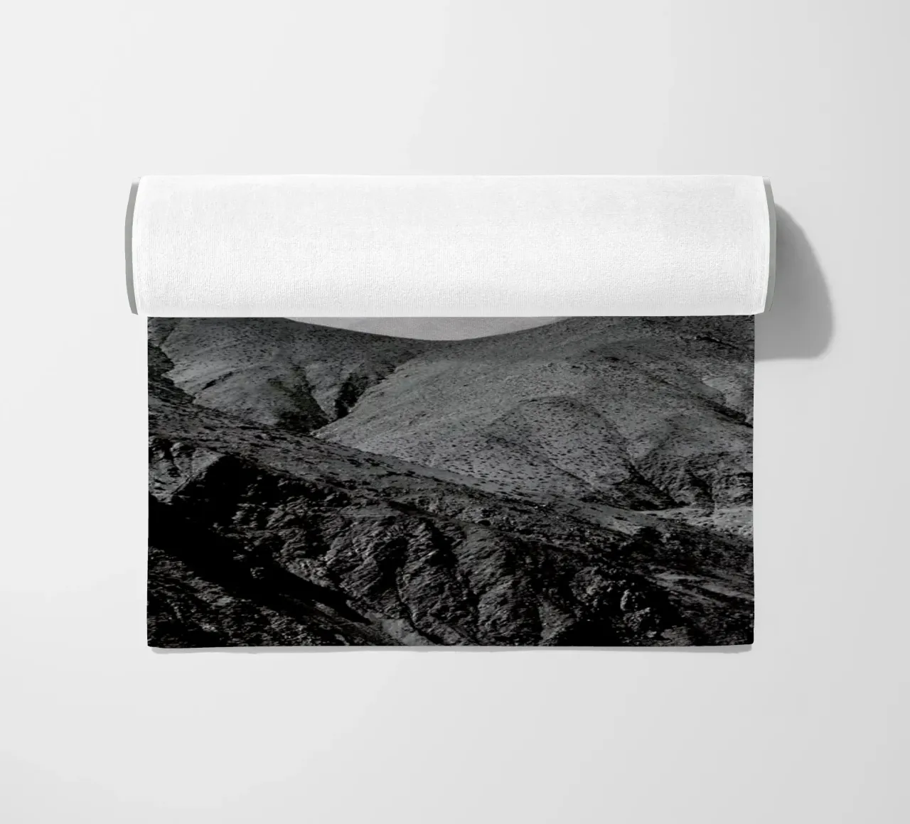 Clouds In The Mountains telo mare da Studio Nahili