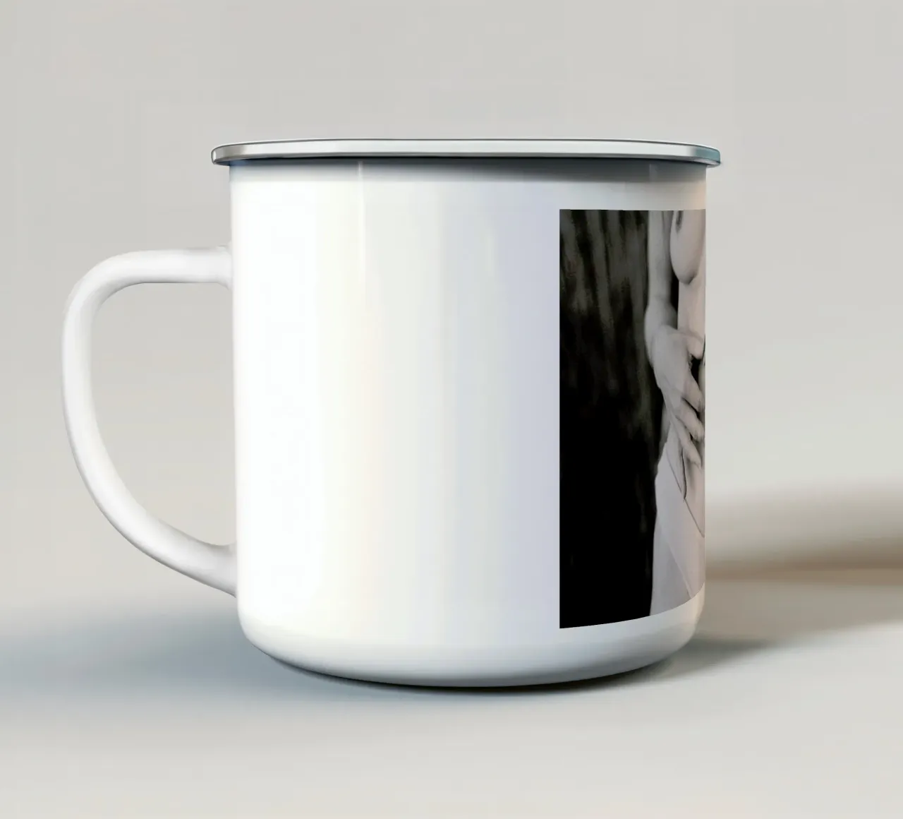 Sea Shells tazza in smalto da Chris Abatzis