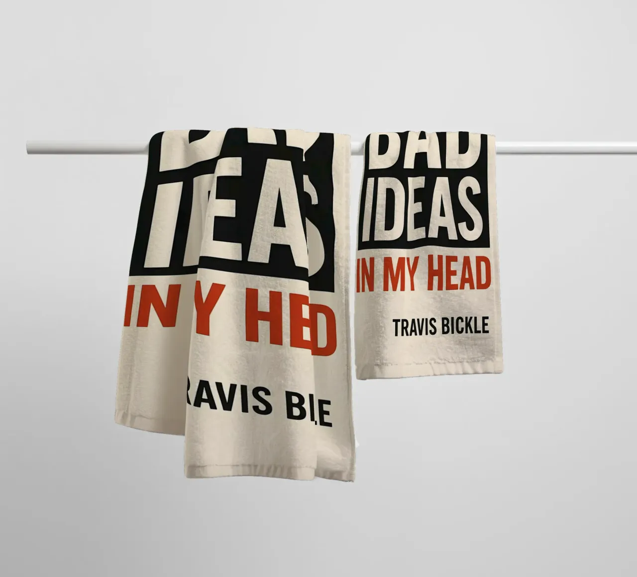 Bad Ideas Print asciugamano da bagno da MoviesArt