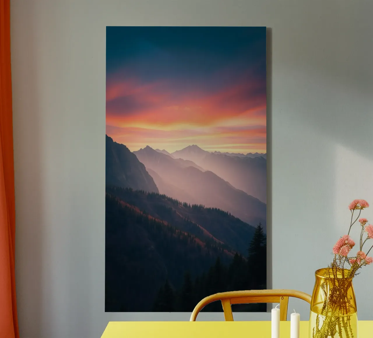 Prachtige zonsondergang boven bergen creëert een rustige en abstracte canvas met Baklijst van DesignDoodle
