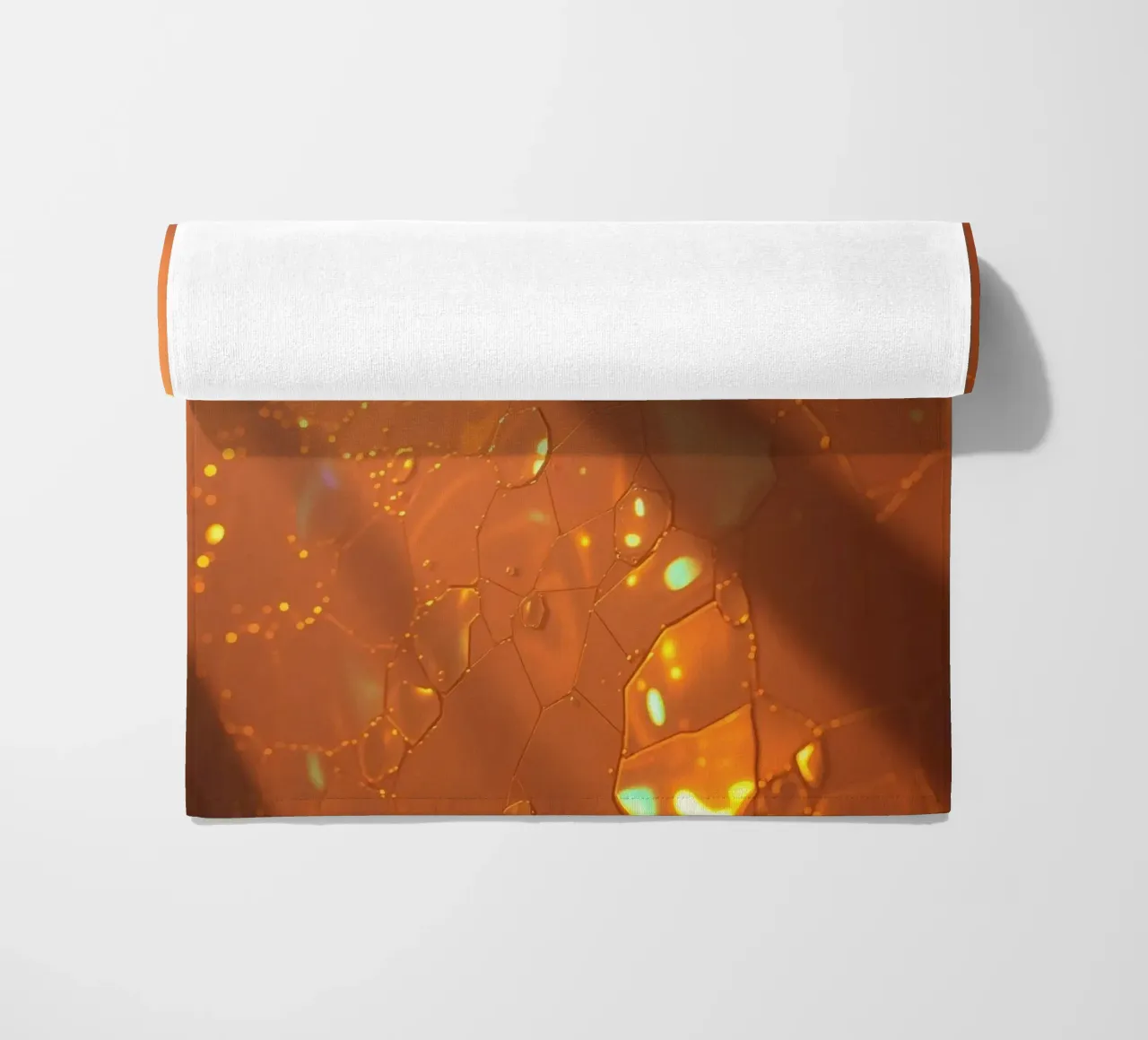 design astratto con superficie strutturata, luce solare calda telo mare da DesignDoodle