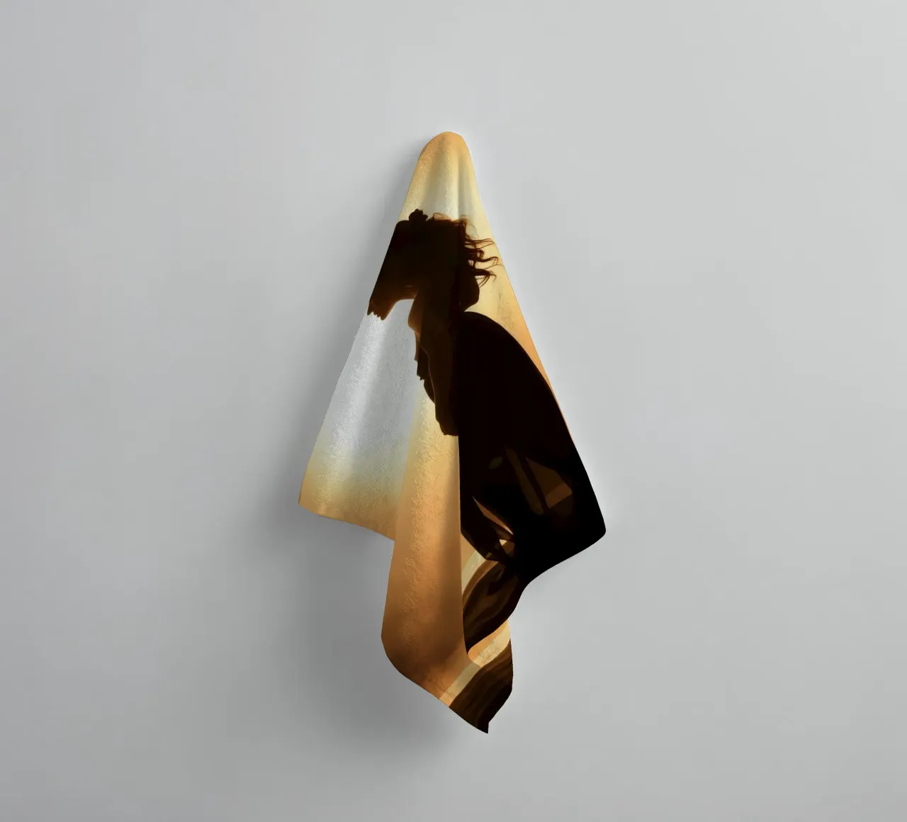 Silhouette élégante d'une femme dans une robe fluide serviette de bain de DesignDoodle