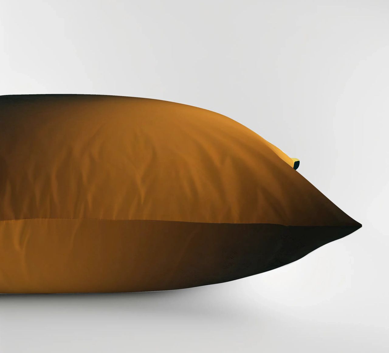 Explore warm light beams illuminating the abstract backgroun cuscino da DesignDoodle