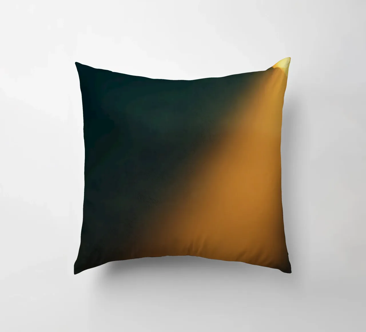 Explore warm light beams illuminating the abstract backgroun Kissen von DesignDoodle
