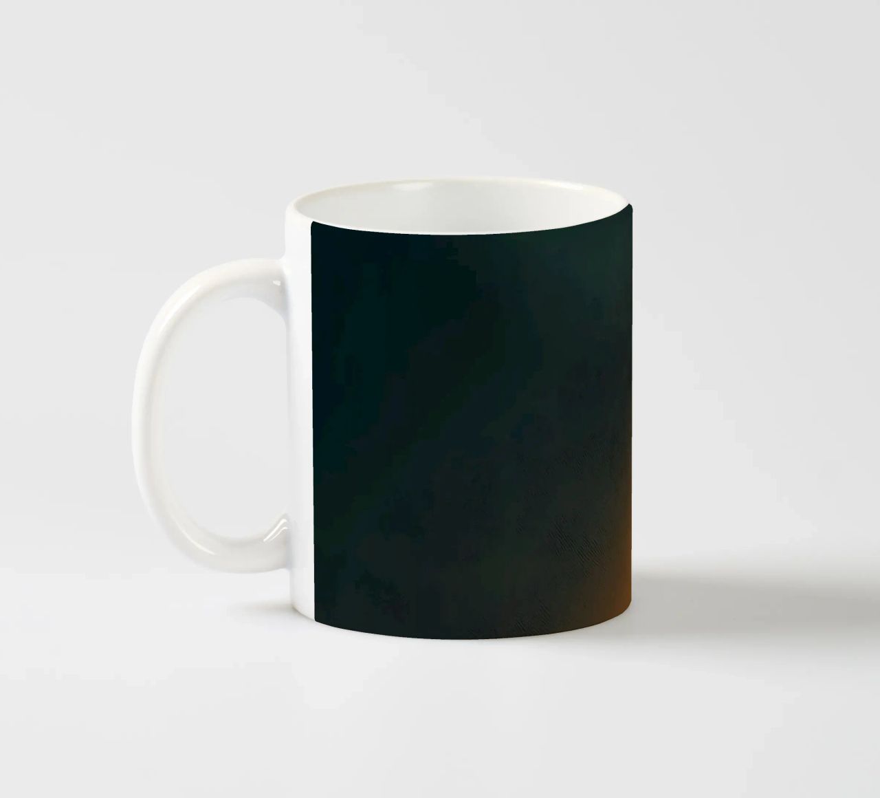 Explore warm light beams illuminating the abstract backgroun tazza in ceramica da DesignDoodle