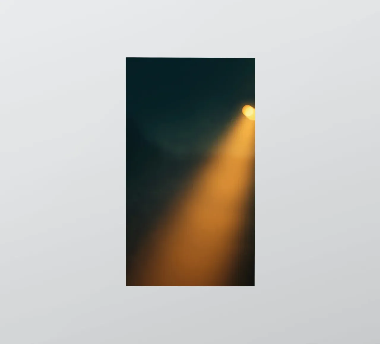 Explore warm light beams illuminating the abstract backgroun pegatina de DesignDoodle