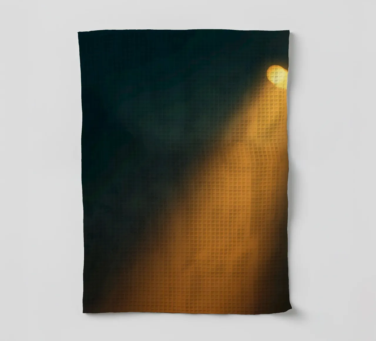 Explore warm light beams illuminating the abstract backgroun canovaccio da cucina da DesignDoodle