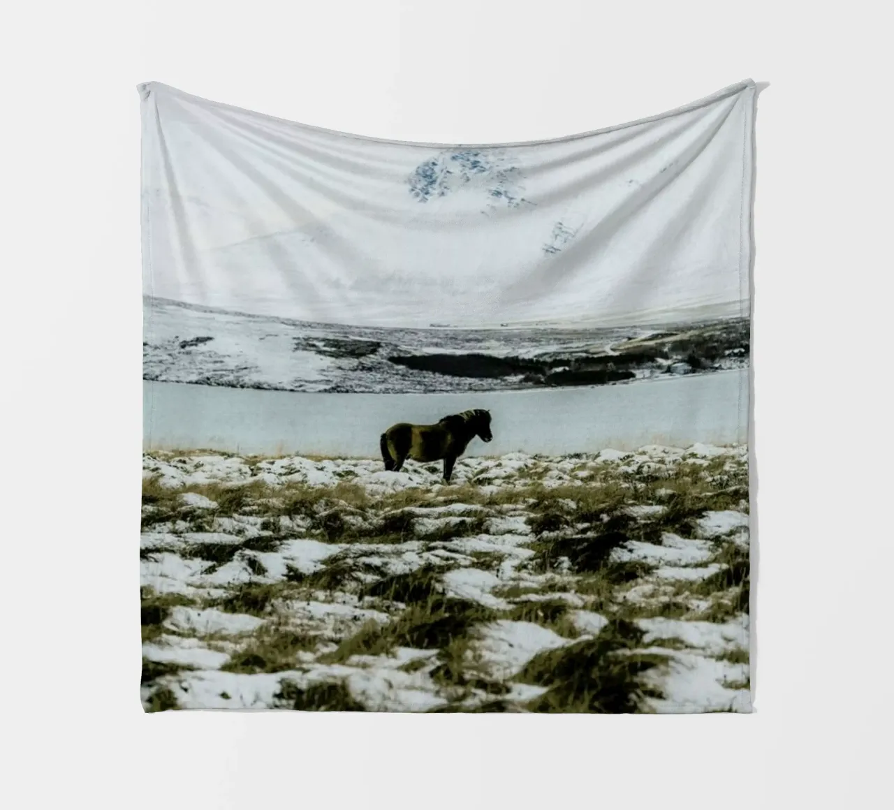 Born For The Cold coperta in pile da Natural Kingdom