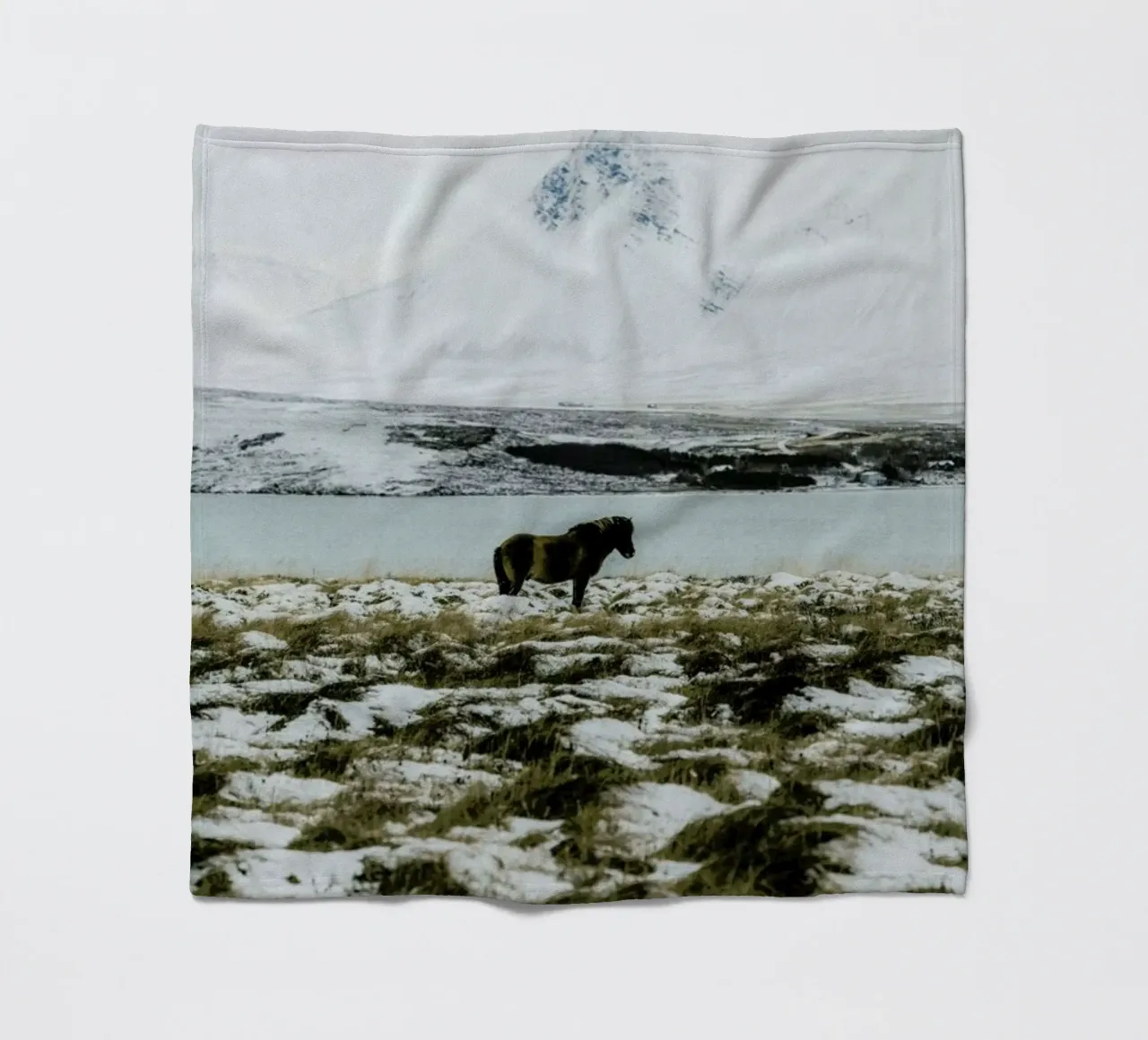 Born For The Cold coperta in pile da Natural Kingdom
