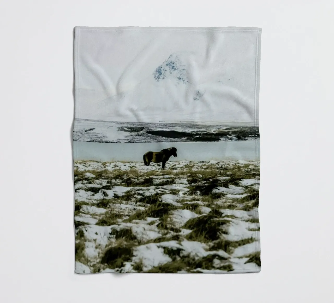 Born For The Cold coperta in pile da Natural Kingdom