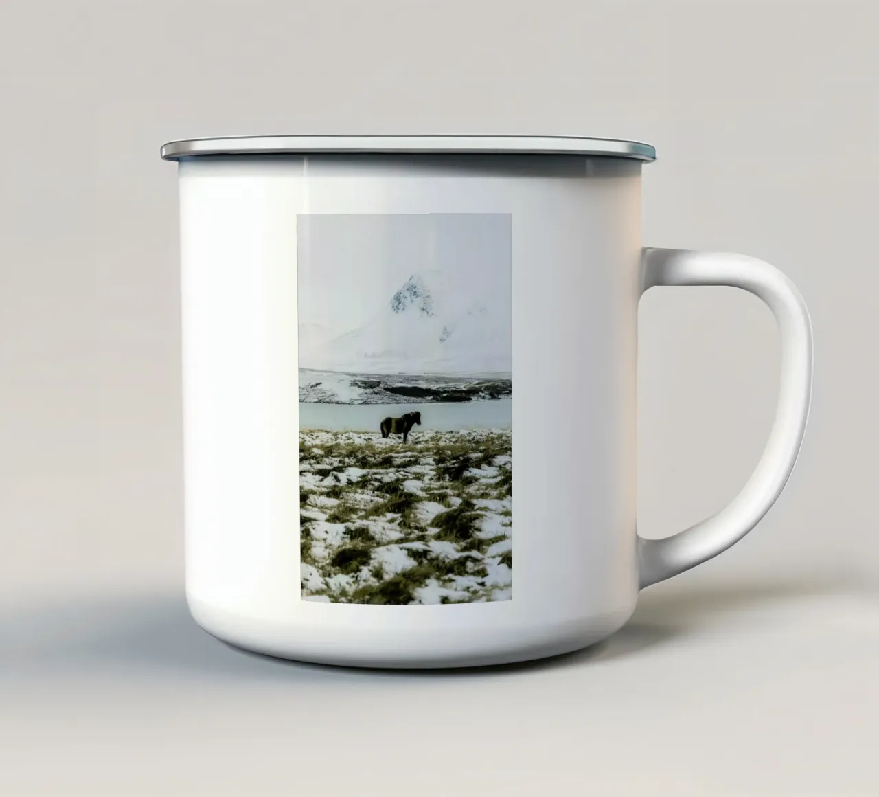 Born For The Cold tazza in smalto da Natural Kingdom
