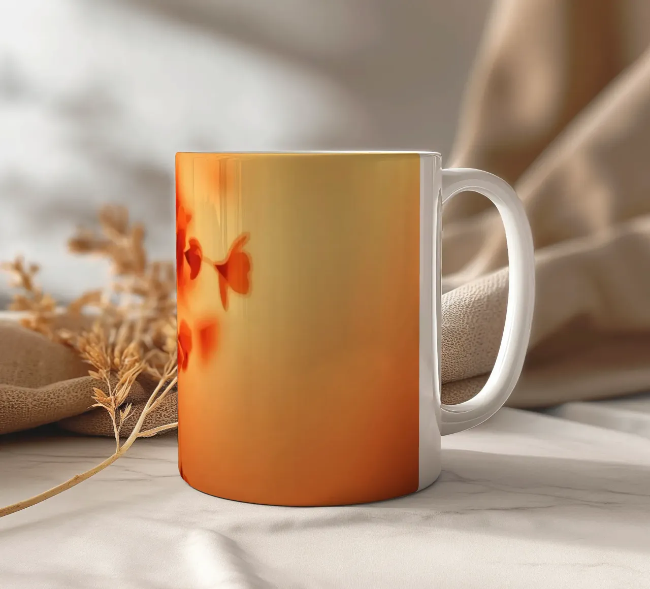 sfondo floreale arancione con soft focus tazza in ceramica da DesignDoodle