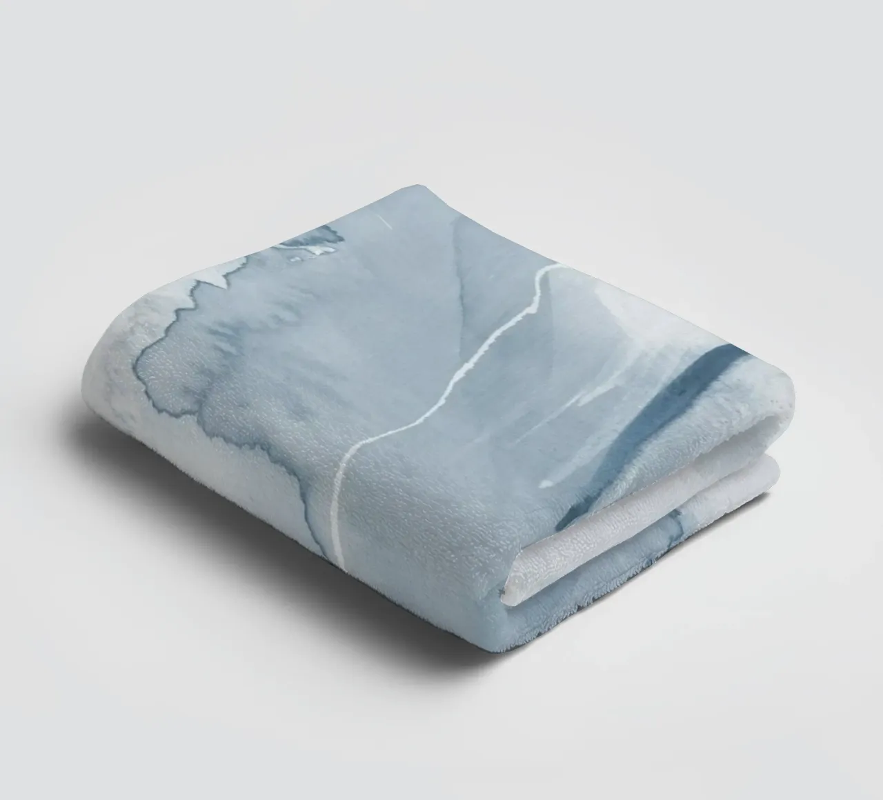 Pennellate di toni blu 1 asciugamano da bagno da NouveauPrints