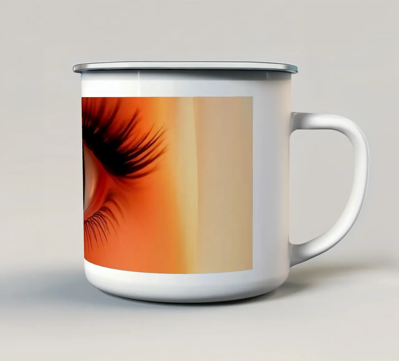 Primo piano di un occhio di donna con illuminazione soffusa tazza in smalto da DesignDoodle