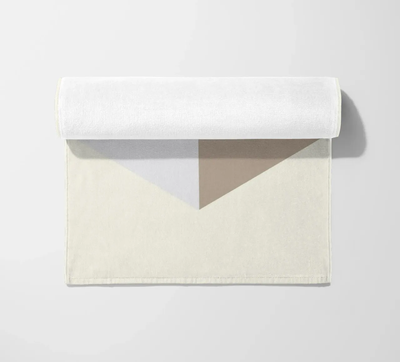 Mínimo beige 02 toalla de playa de Little Dean