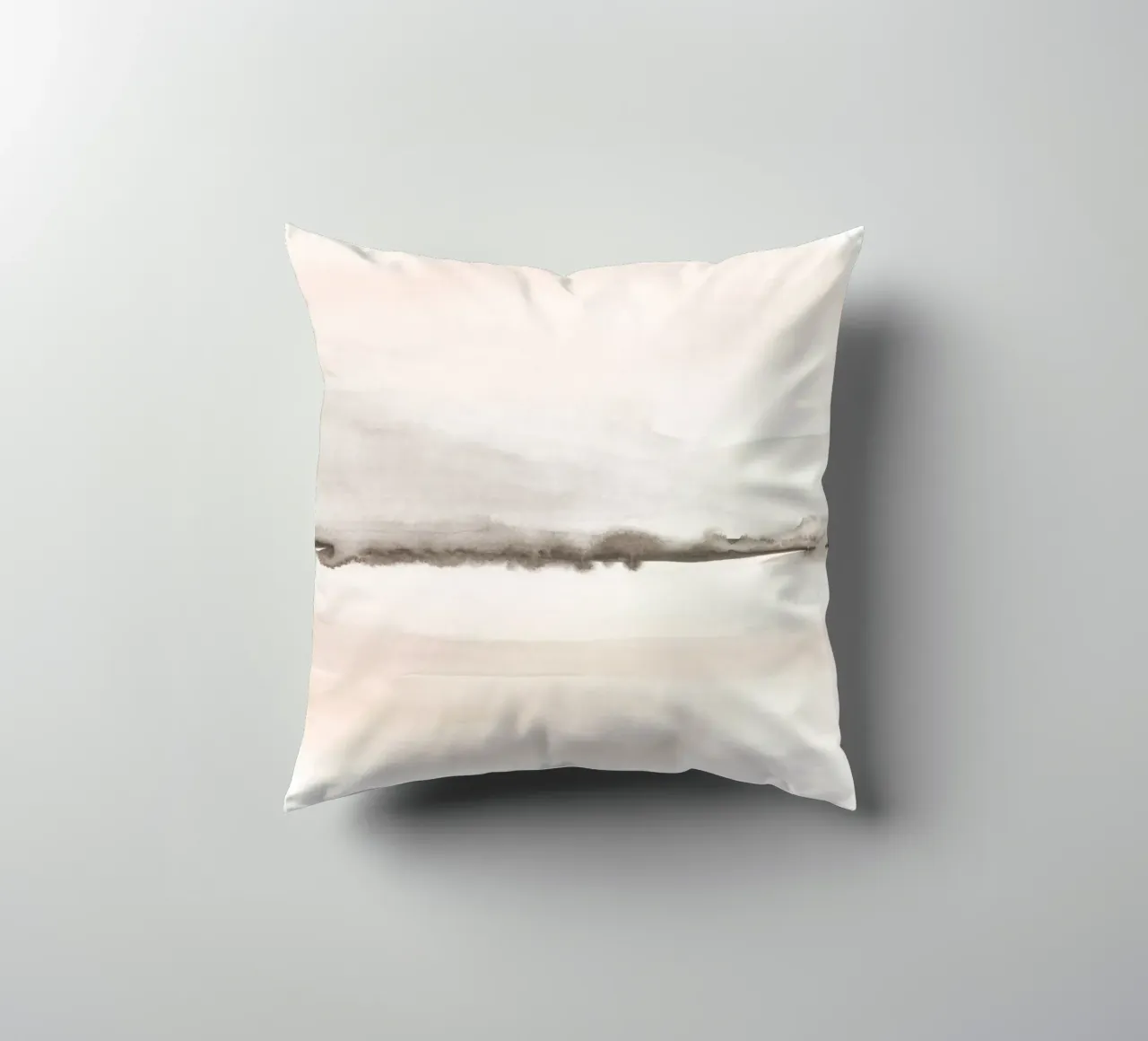 Zacht koraal en grijze bergen kussen van NouveauPrints