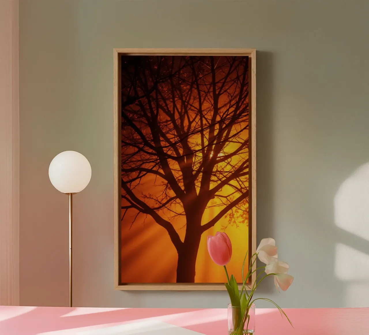 silhouette di un albero su uno sfondo arancione vibrante con tela da DesignDoodle