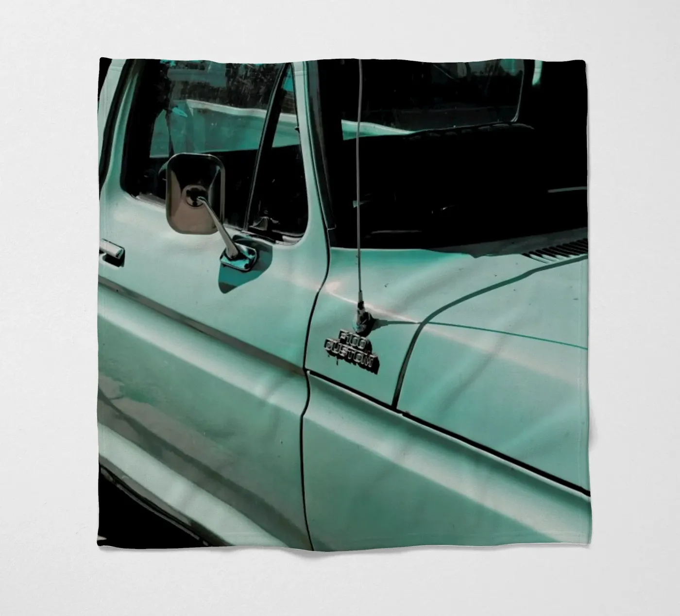 F100 Custom Fleecedecke von Sebastian Hilgetag