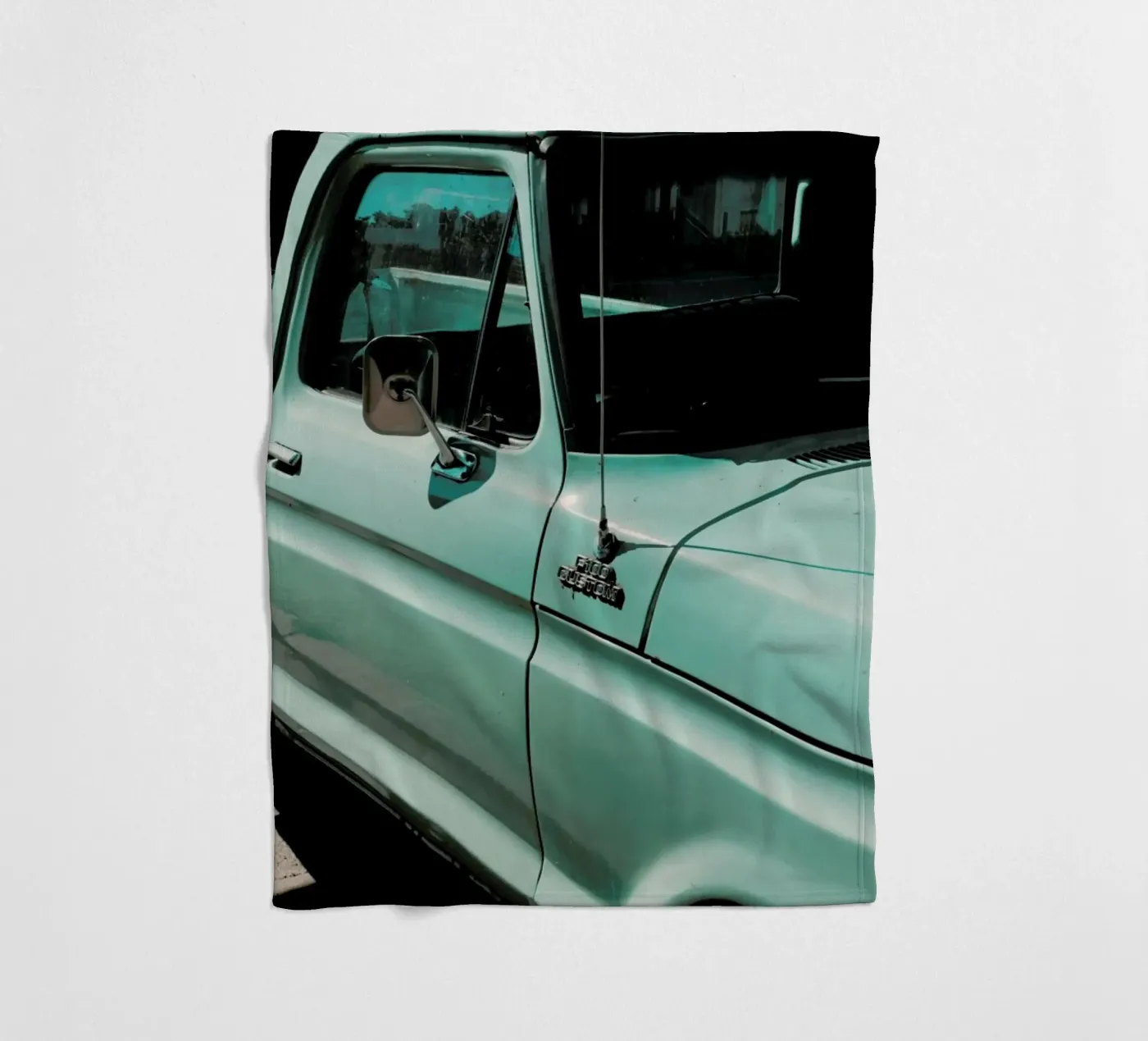 F100 Custom Fleecedecke von Sebastian Hilgetag