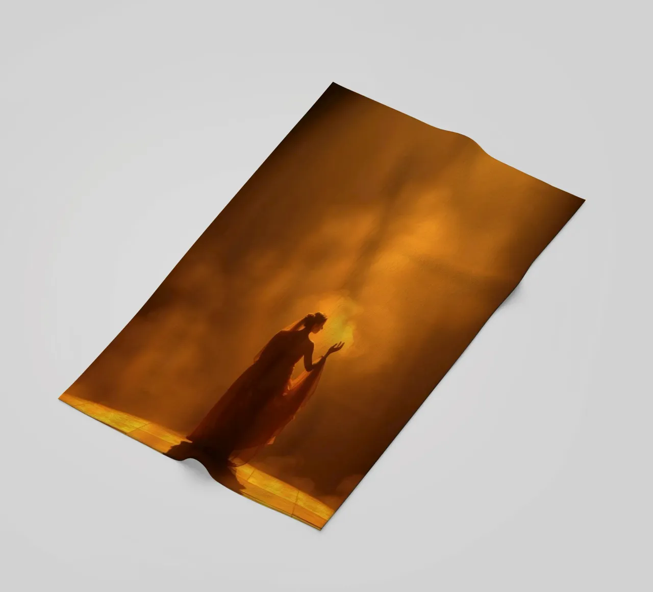 Elegante silhouette circondata da luce calda e foschia telo mare da DesignDoodle