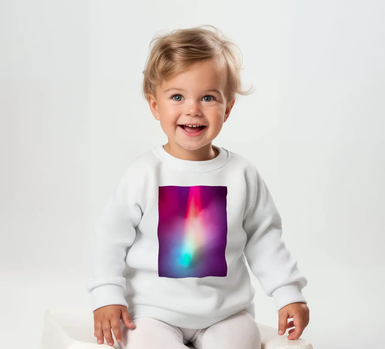 Vibrante display luminoso astratto con gradienti colorati felpa neonato da DesignDoodle