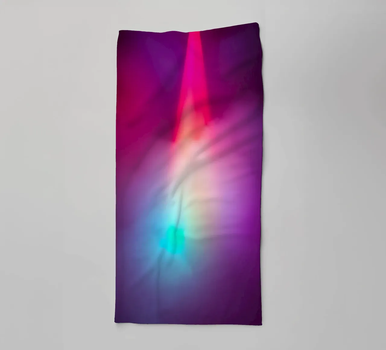 Vibrante display luminoso astratto con gradienti colorati asciugamano da bagno da DesignDoodle