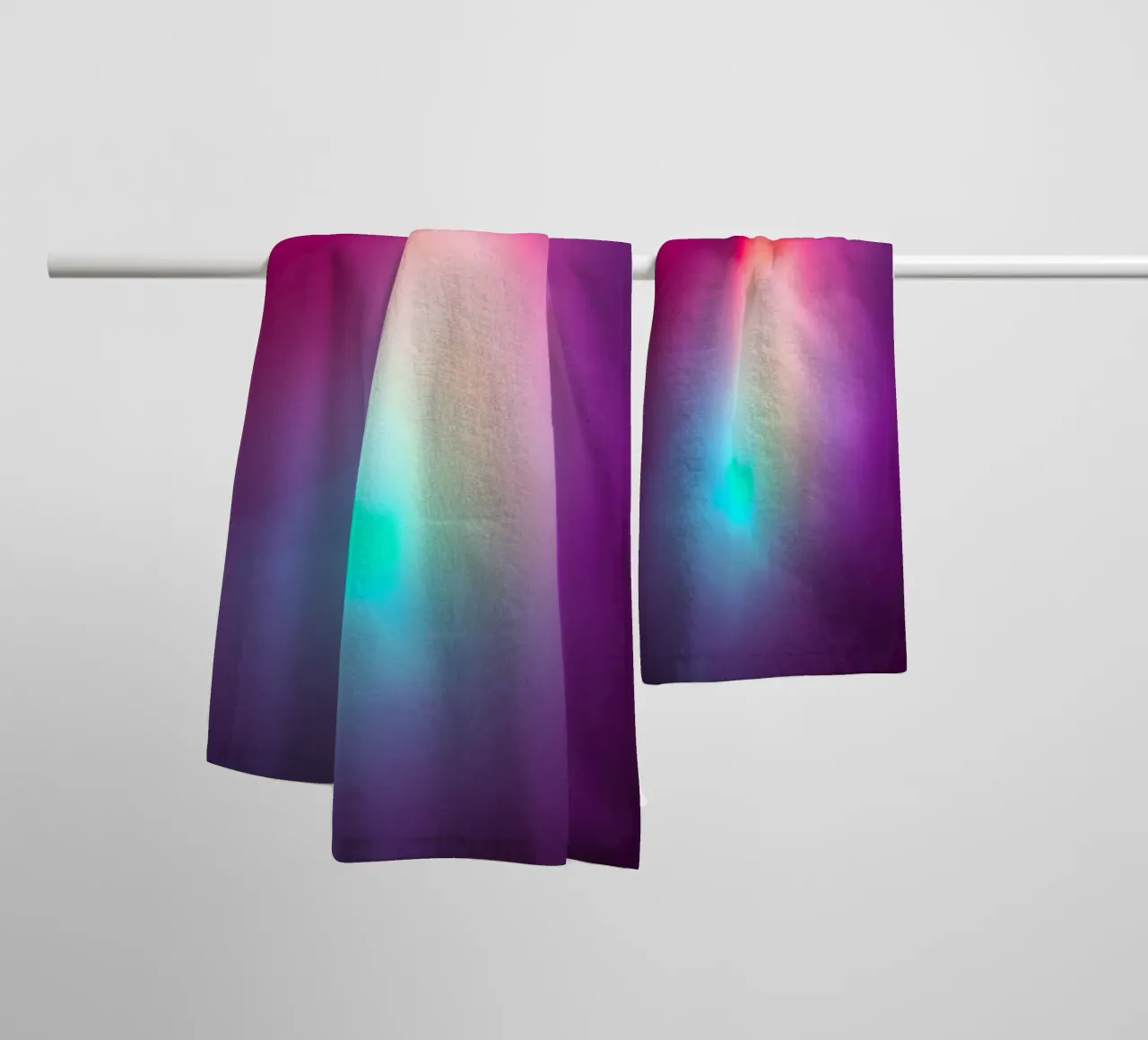 Vibrante display luminoso astratto con gradienti colorati asciugamano da bagno da DesignDoodle