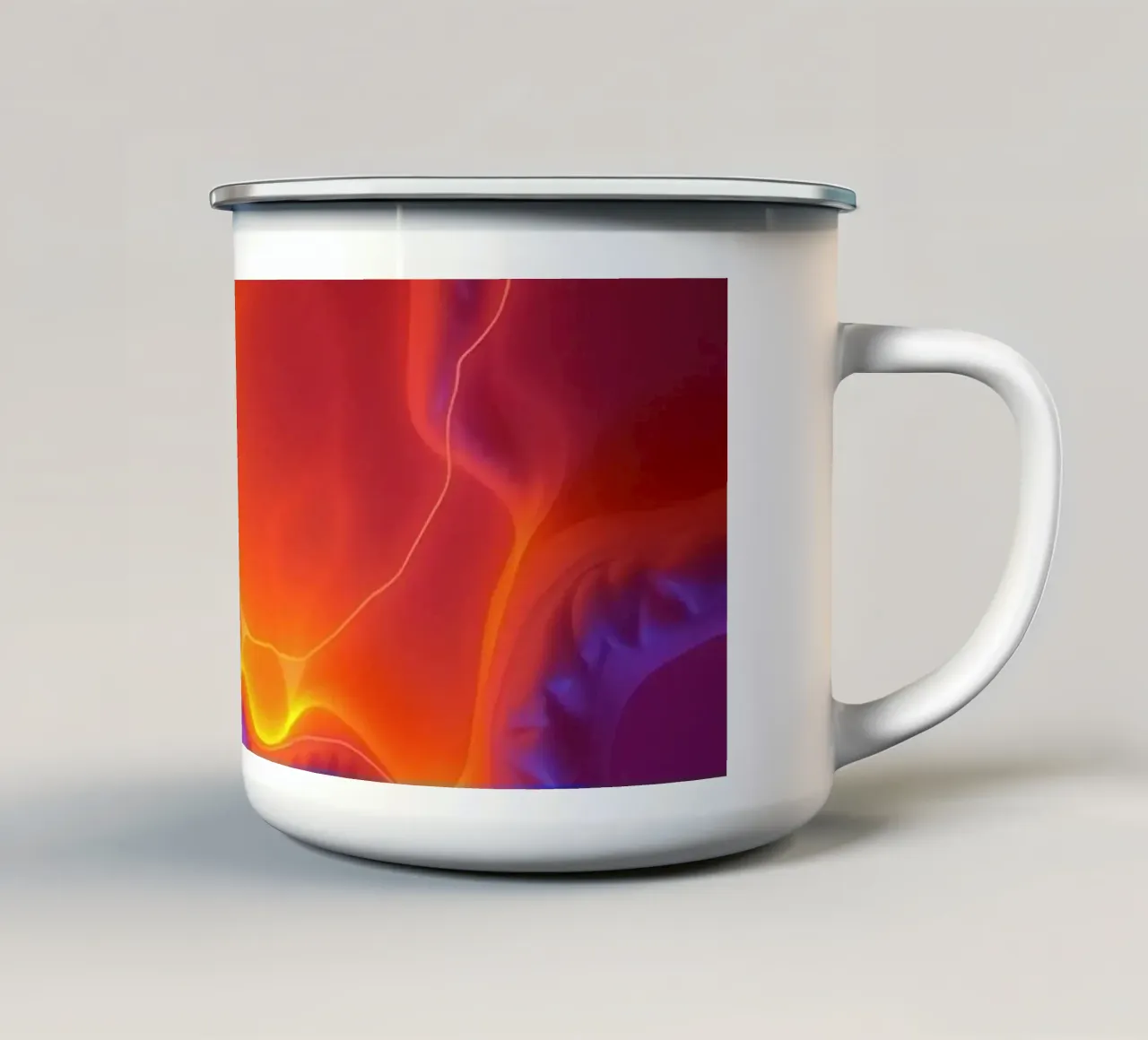 Vibrante disegno astratto con sfumature arancioni e viola che creano un'atmosfera di grande effetto. tazza in smalto da DesignDoodle
