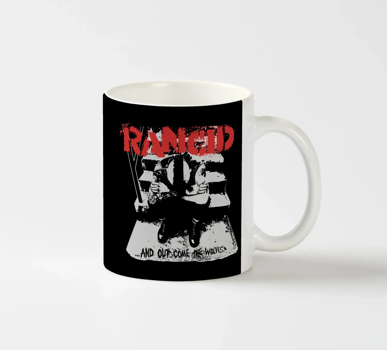 Fuori i lupi tazza in ceramica da Jason Lavelle