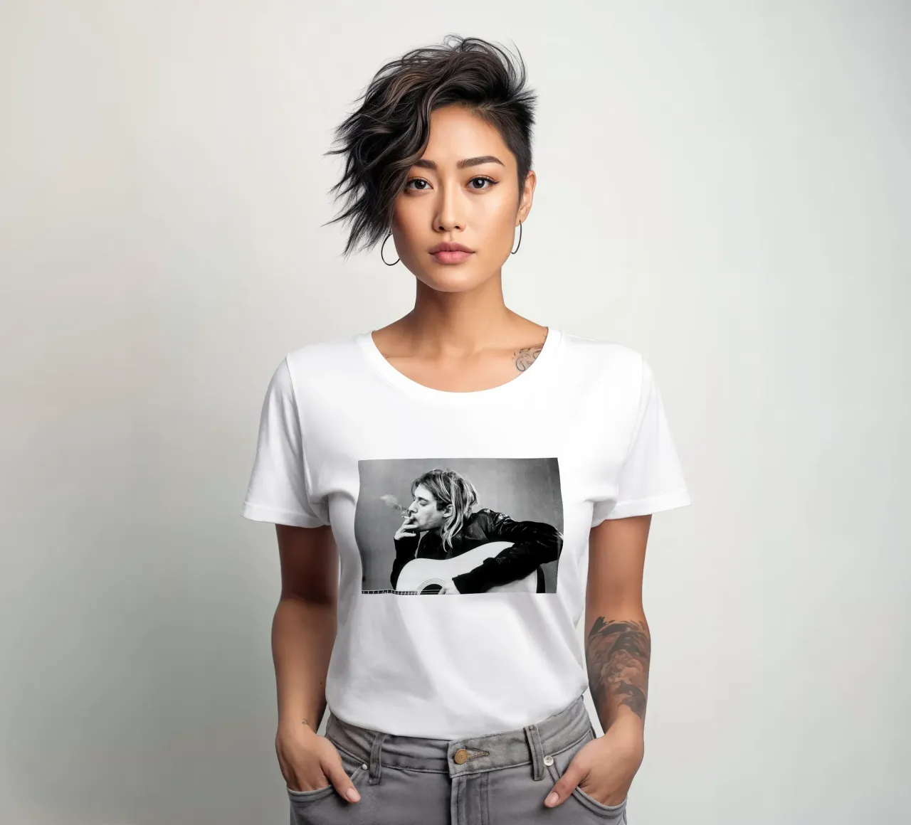 Kurt Cobain Classico B&N t-shirt da donna da Beth Pop Culture