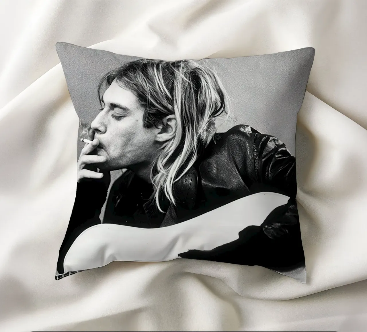Kurt Cobain Classico B&N cuscino da Beth Pop Culture