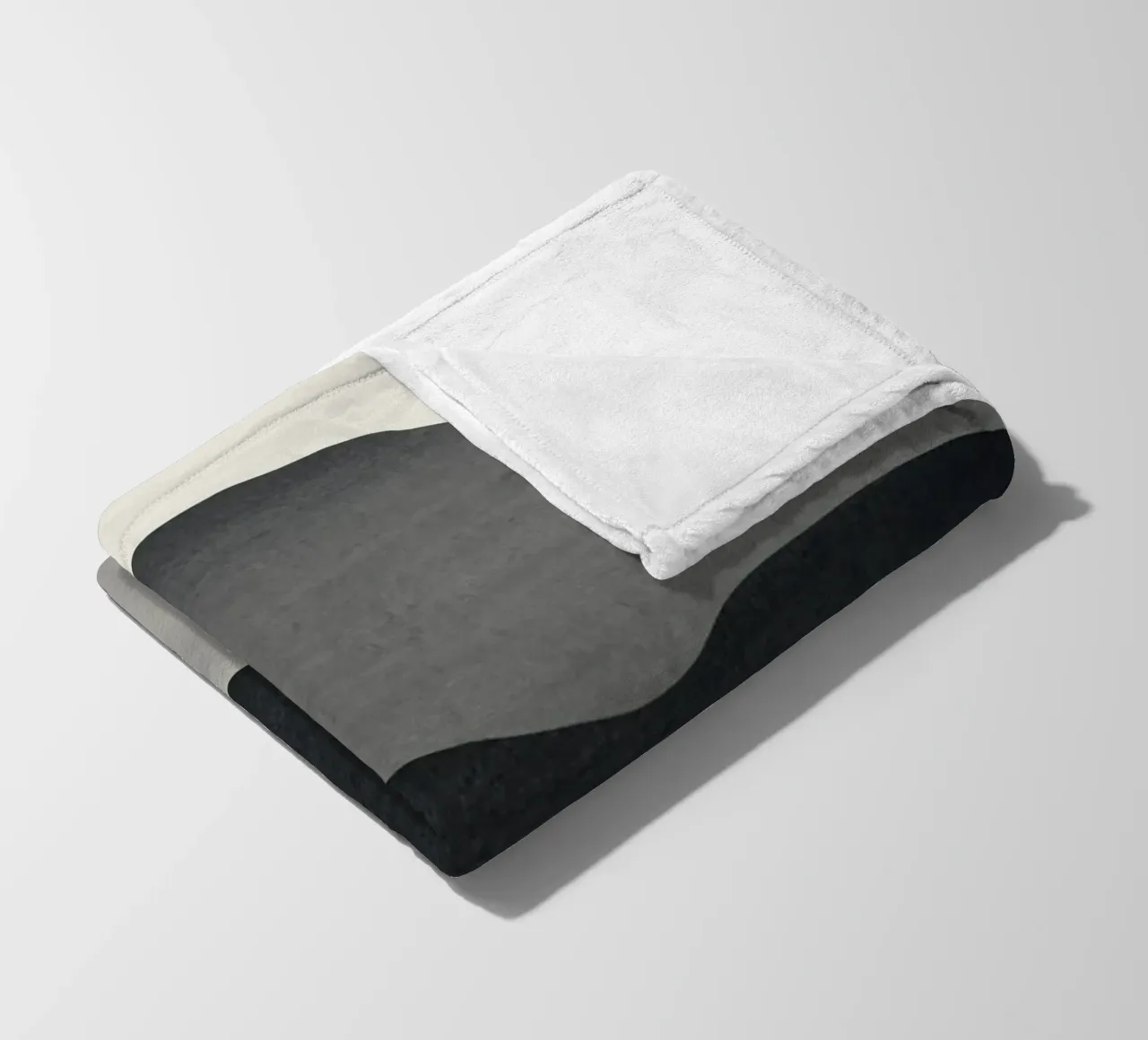 Cascina monocromatica coperta in pile da Little Dean