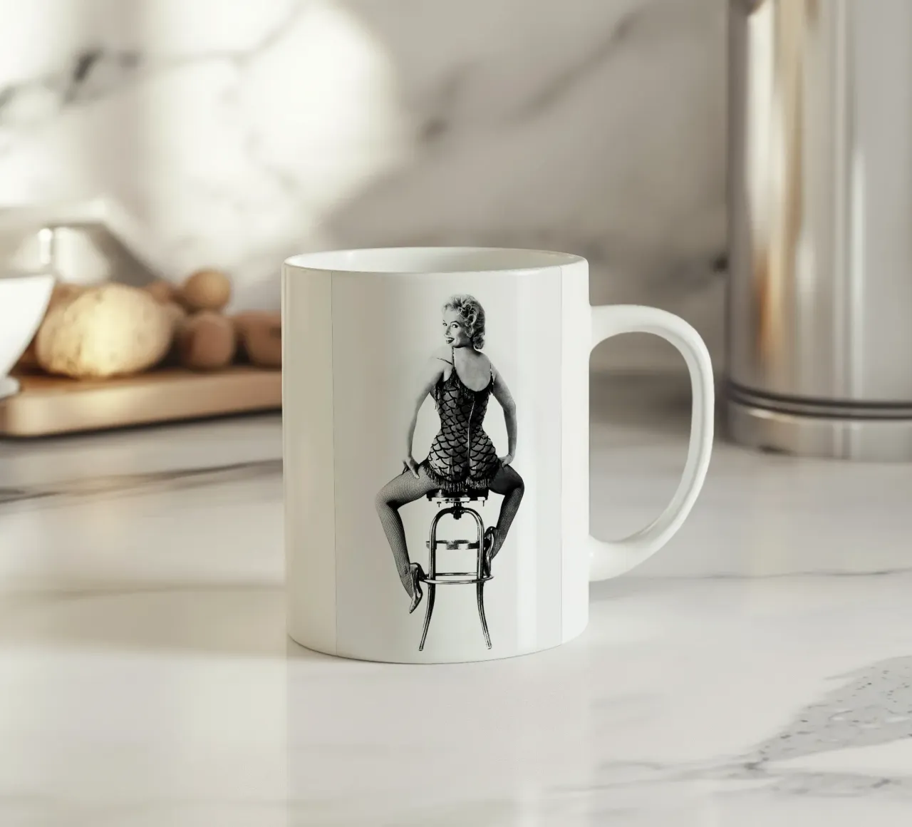 Marilyn Monroe vue de dos mug en céramique de Beth Pop Culture