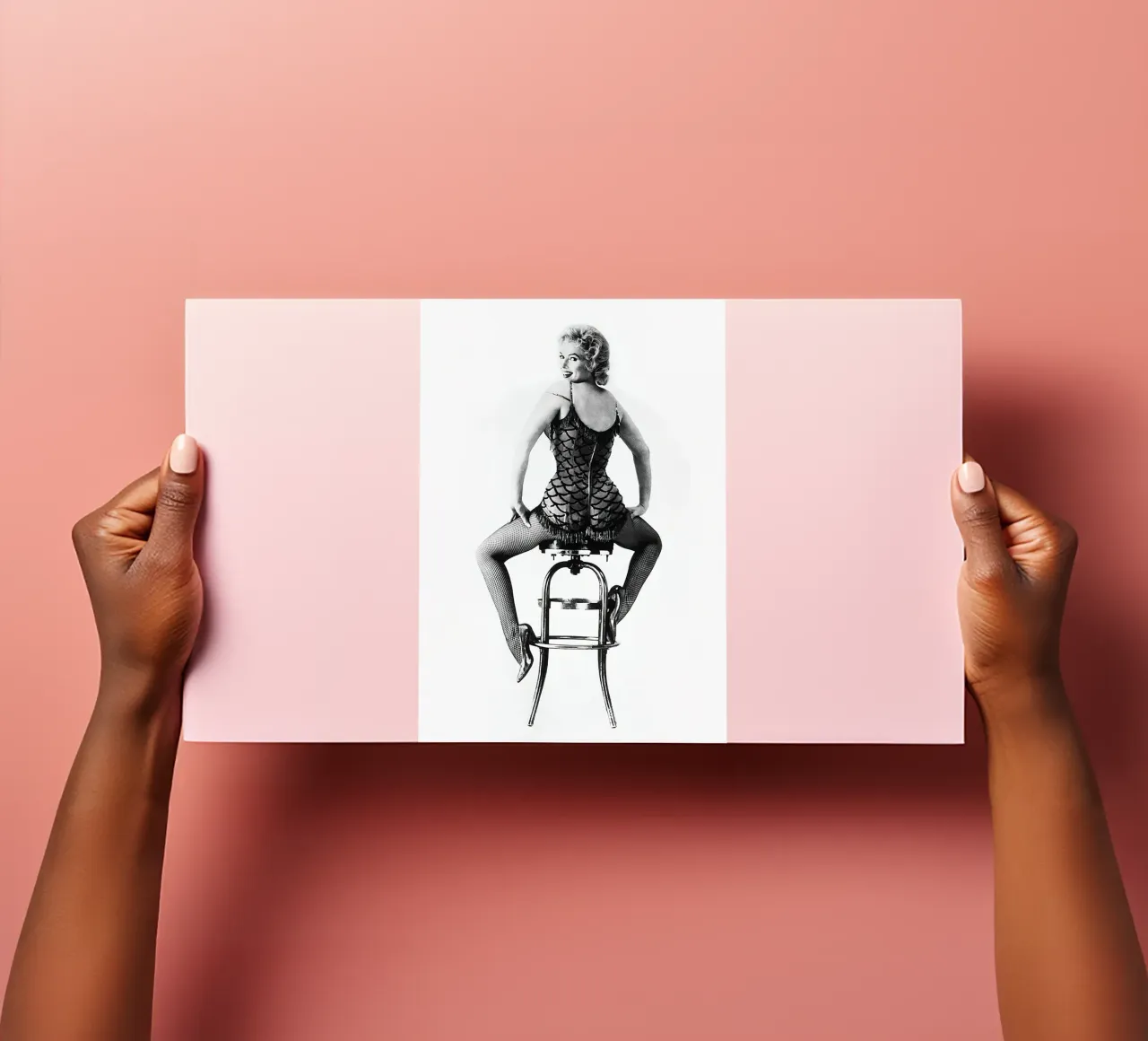 Marilyn Monroe vue de dos planche autocollant de Beth Pop Culture