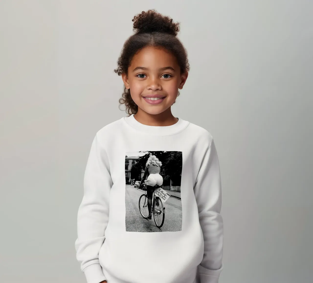 Marilyn Monroe in bicicletta felpa bambino da Beth Pop Culture