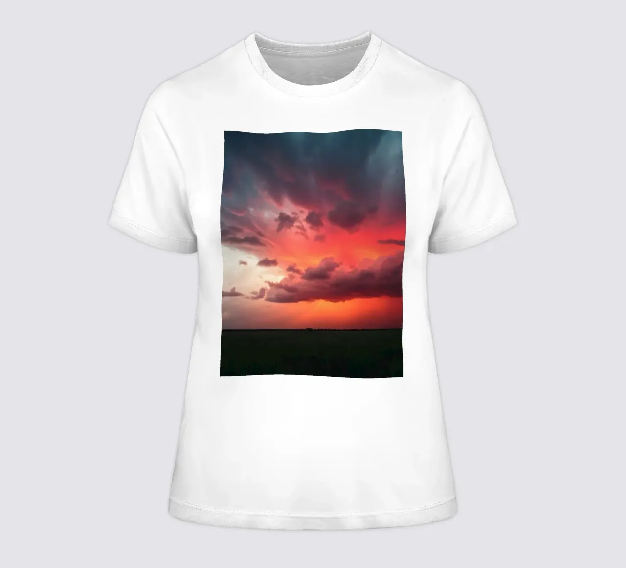 Un fondo que representa el cielo con colores complementarios camiseta de mujer de DesignDoodle