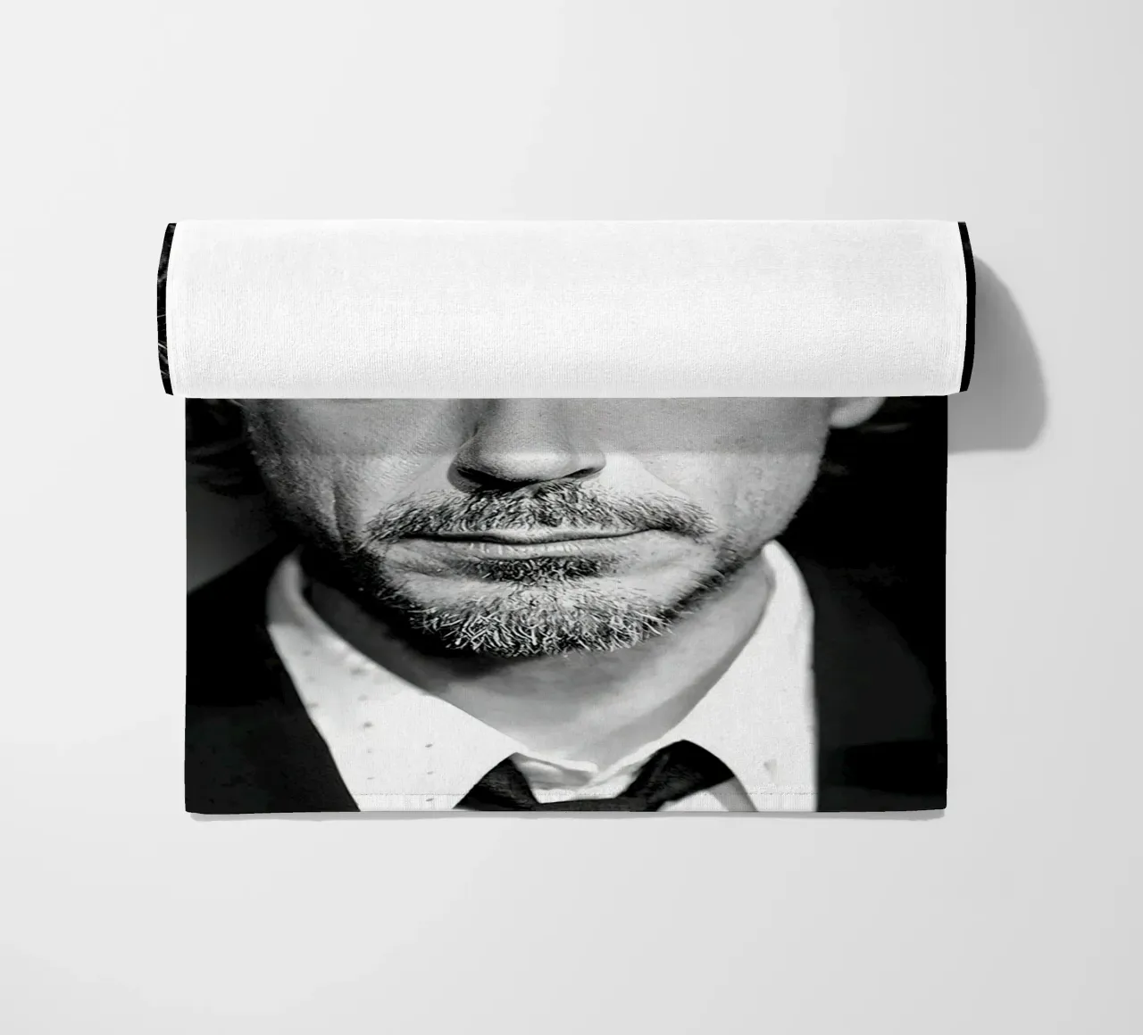 Robert Downey Jr Ritratto B&N telo mare da Beth Pop Culture