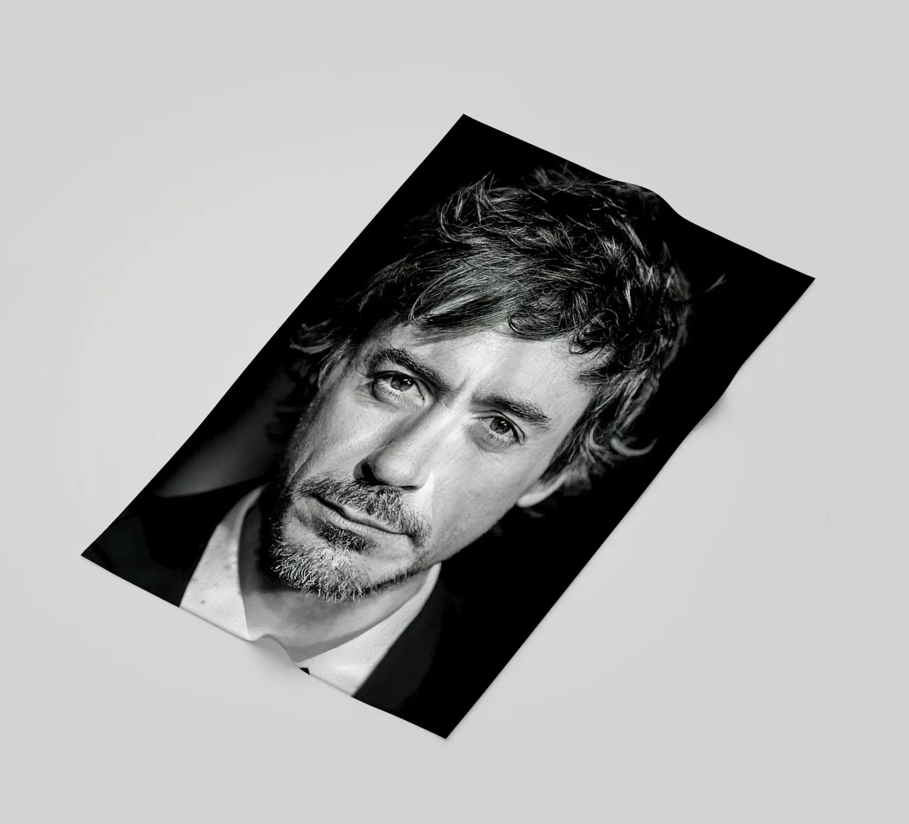 Robert Downey Jr Ritratto B&N telo mare da Beth Pop Culture