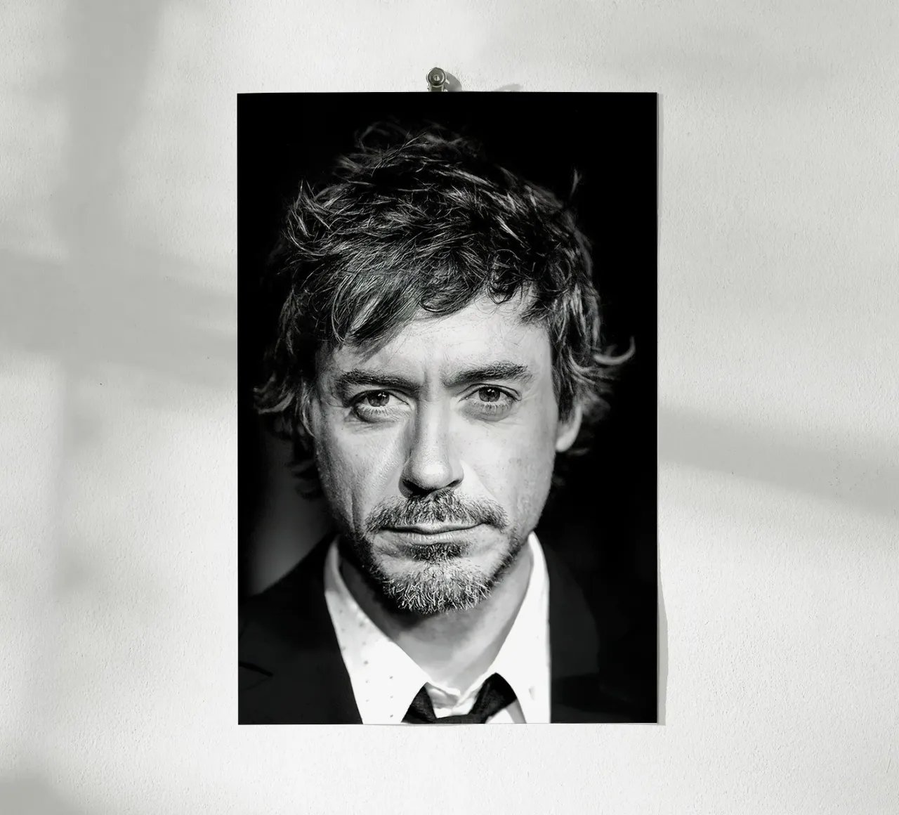 Robert Downey Jr Ritratto B&N poster da Beth Pop Culture