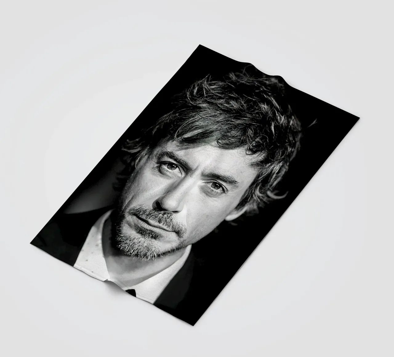 Robert Downey Jr Ritratto B&N coperta in pile da Beth Pop Culture