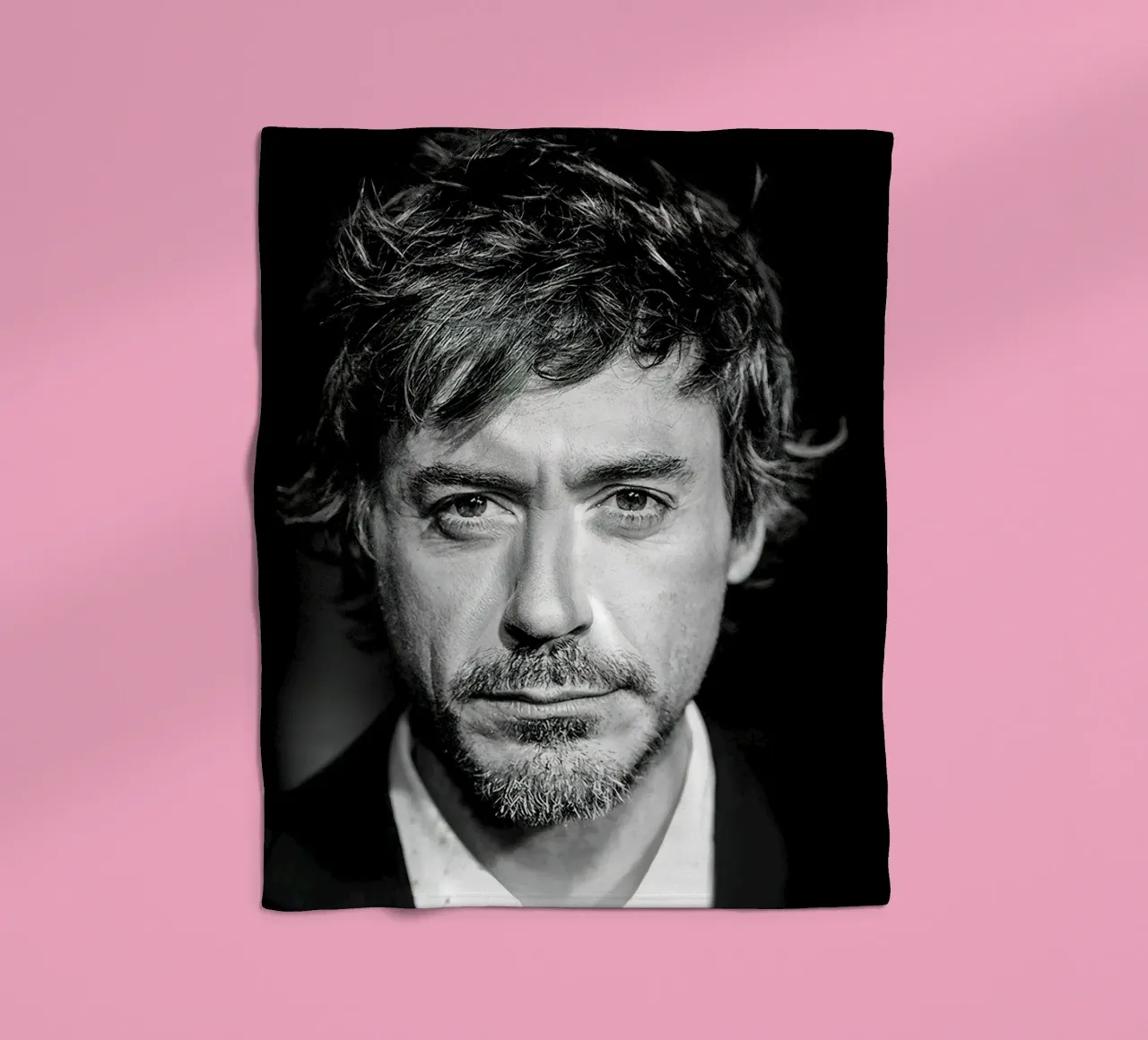 Robert Downey Jr Ritratto B&N coperta in pile da Beth Pop Culture
