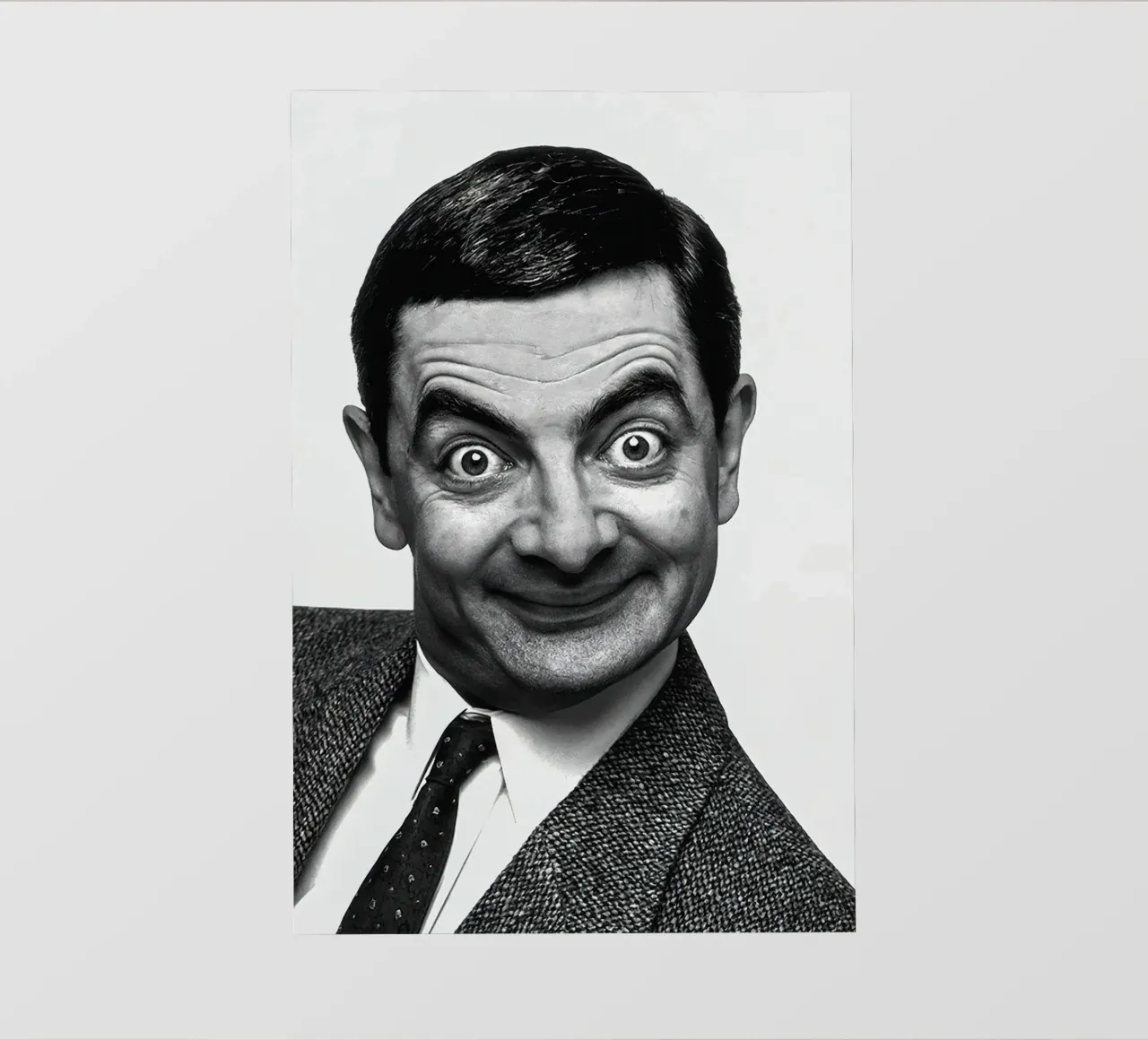 Rowan Atkinson Mr. Bean Ikonisches Lächeln Backlit Folie von Beth Pop Culture