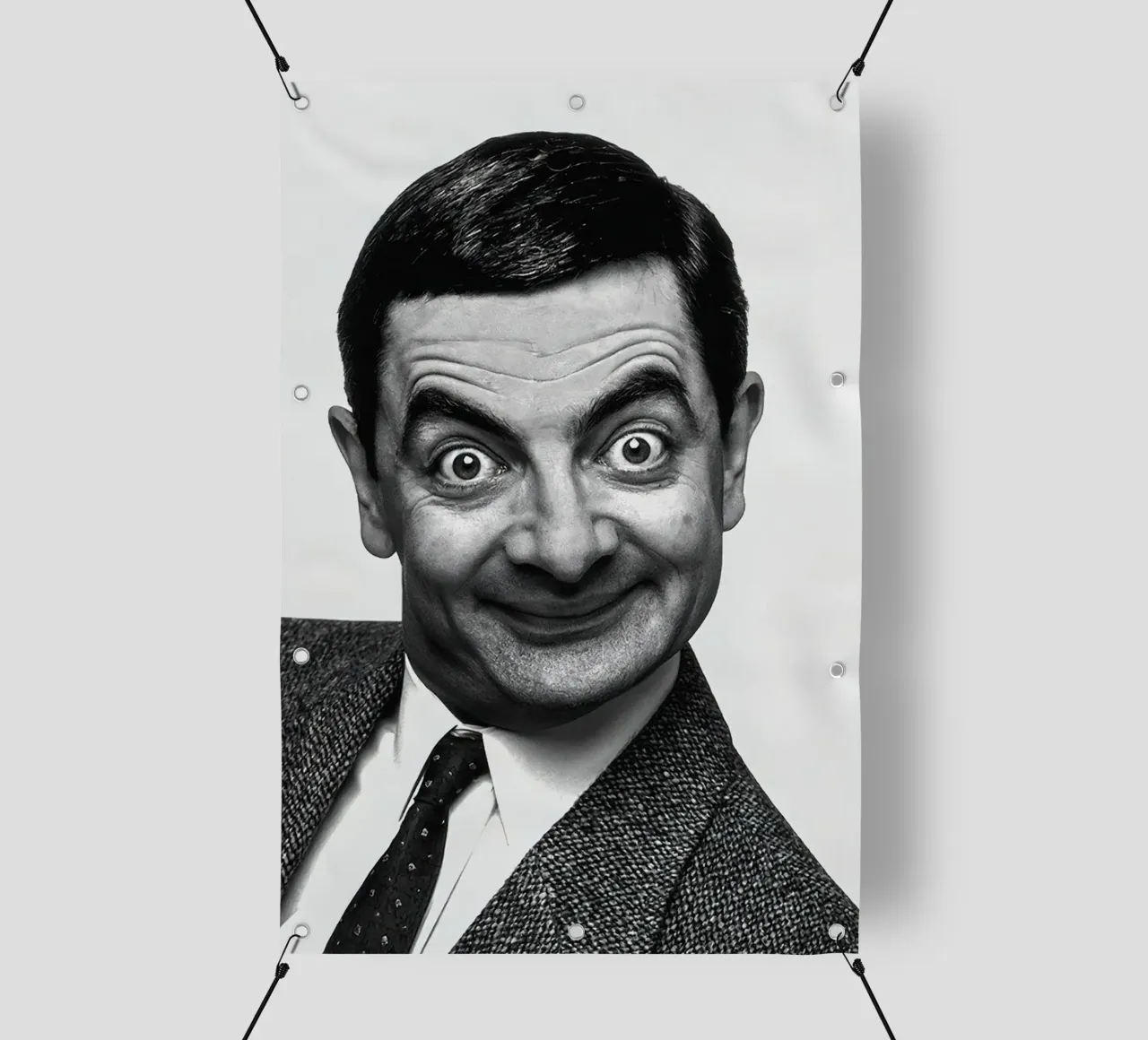 Rowan Atkinson Mr. Bean Ikonisches Lächeln PVC Plane von Beth Pop Culture
