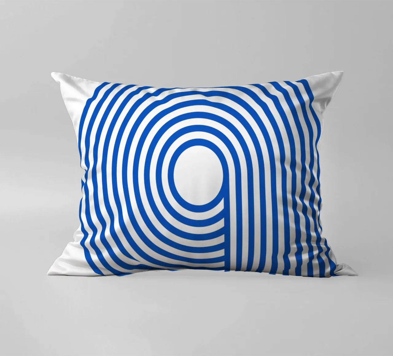 A ! Bleu cuscino da TCHAK ART