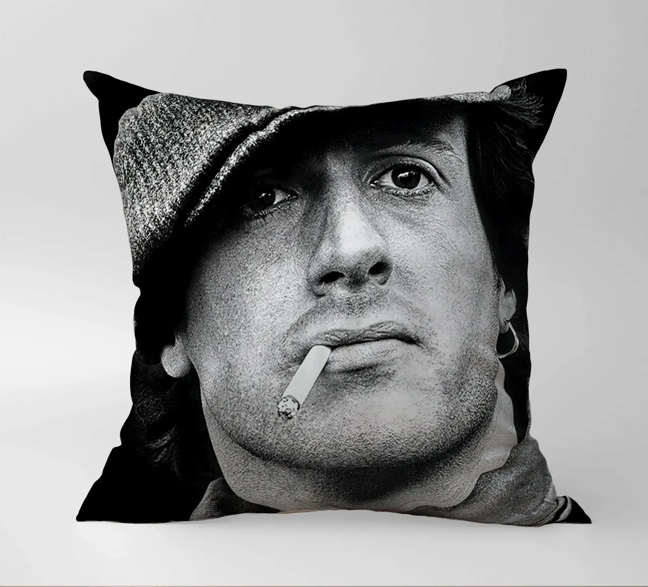 Ritratto d'epoca di Sylvester Stallone cuscino da Beth Pop Culture