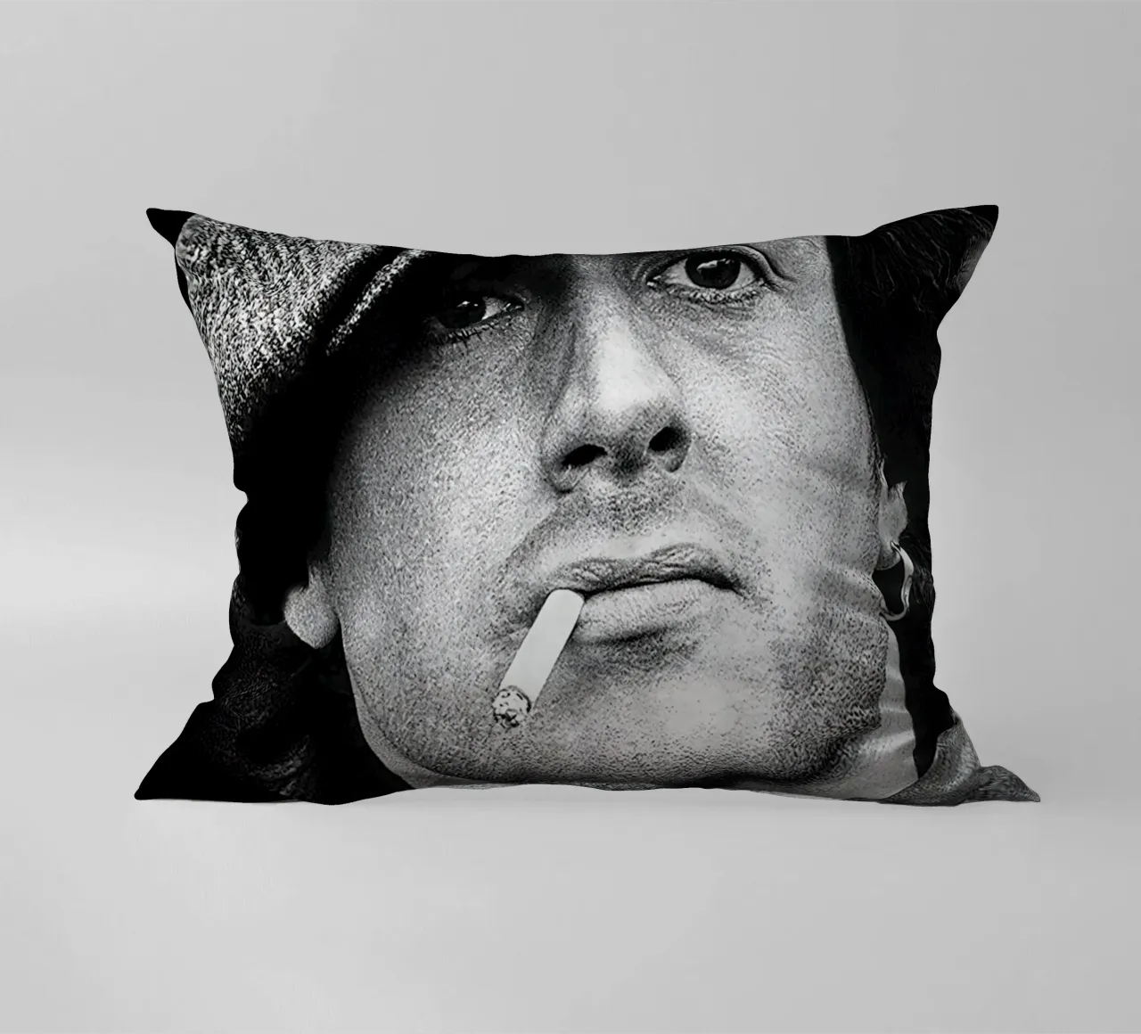 Ritratto d'epoca di Sylvester Stallone cuscino da Beth Pop Culture
