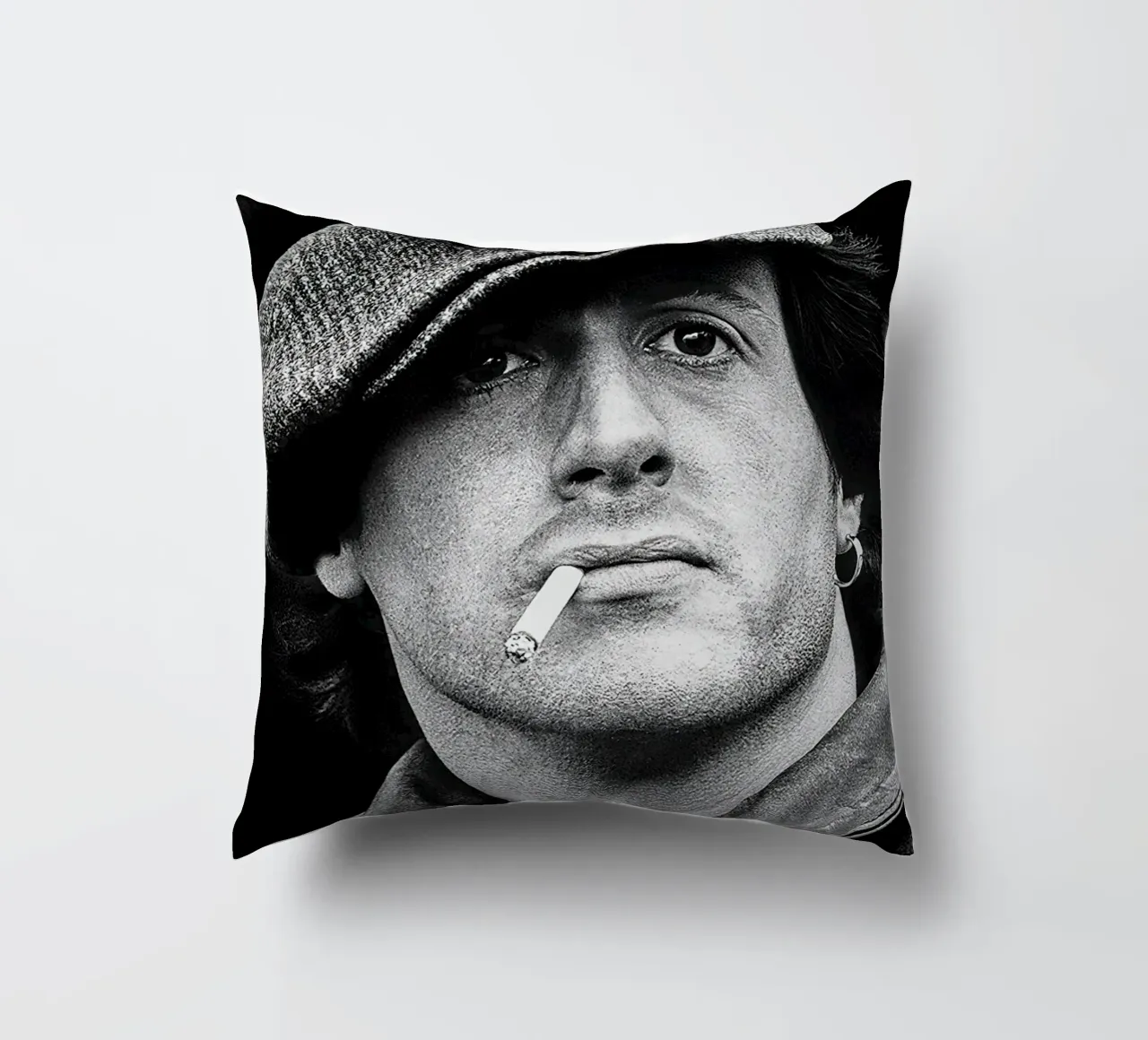 Ritratto d'epoca di Sylvester Stallone cuscino da Beth Pop Culture